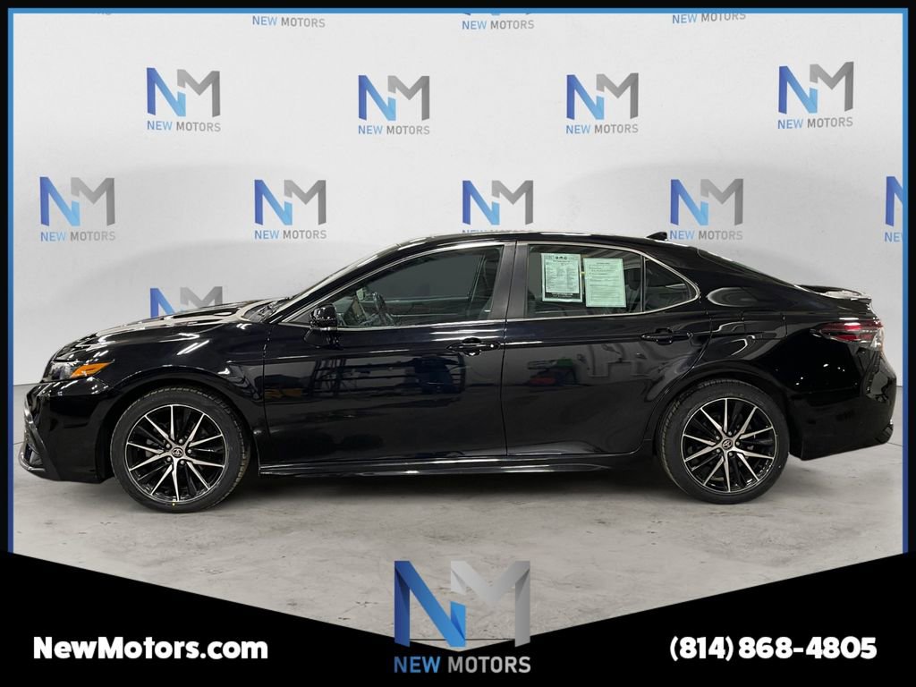 Used 2022 Toyota Camry SE w/ Cold Weather Package AWD/4WD image 2