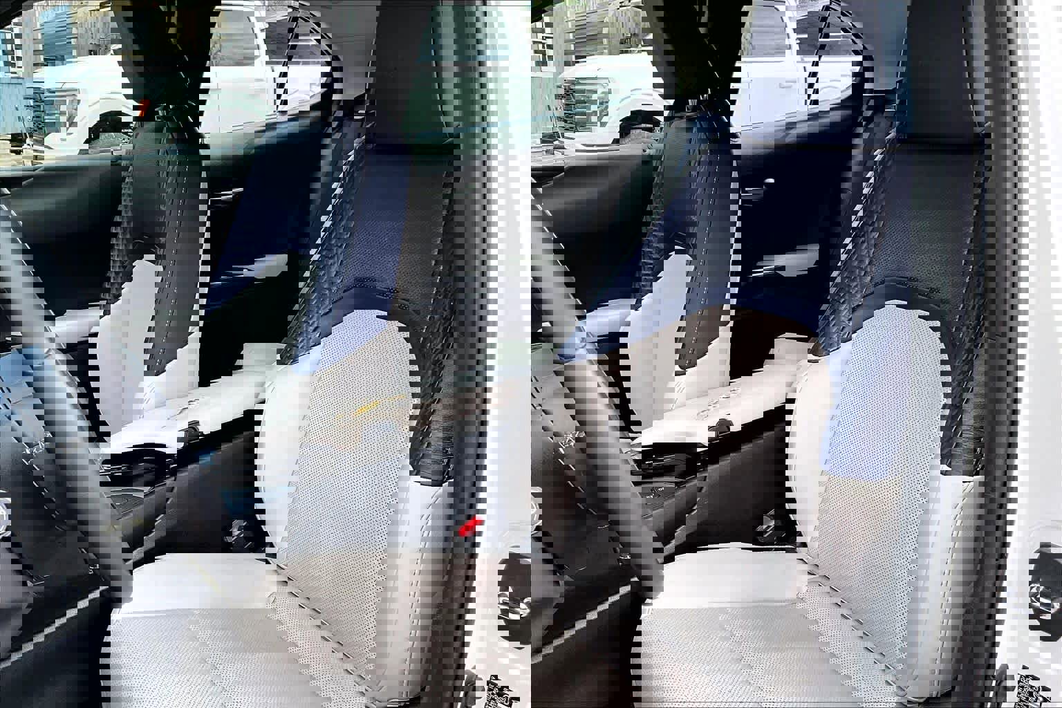 Used 2020 Lexus UX 250h w/ Premium Package image 7