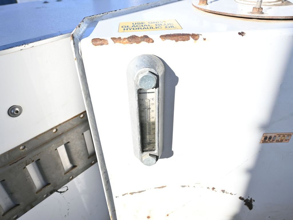 Used 2012 Ford F550 4x4 SuperCab Super Duty w/ Payload Upgrade Pkg image 69