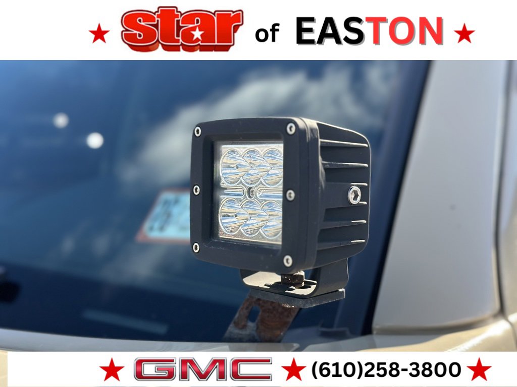 Used 2018 Toyota Tacoma SR5 w/ Exterior Package image 27