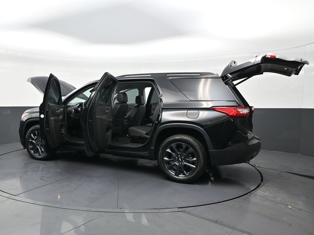 Used 2021 Chevrolet Traverse RS FWD image 32