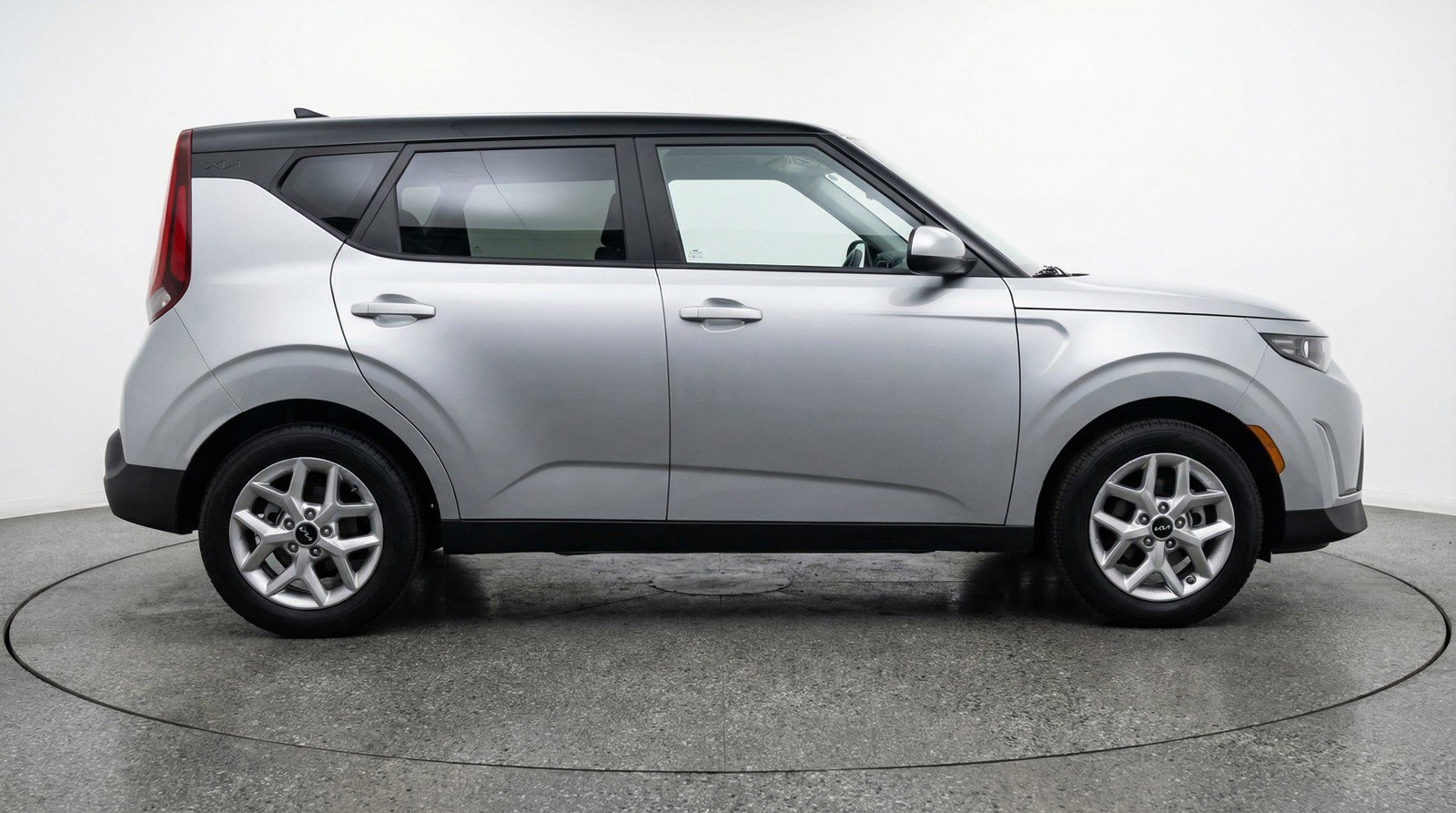 Used 2025 Kia Soul LX w/ LX Technology Package image 11