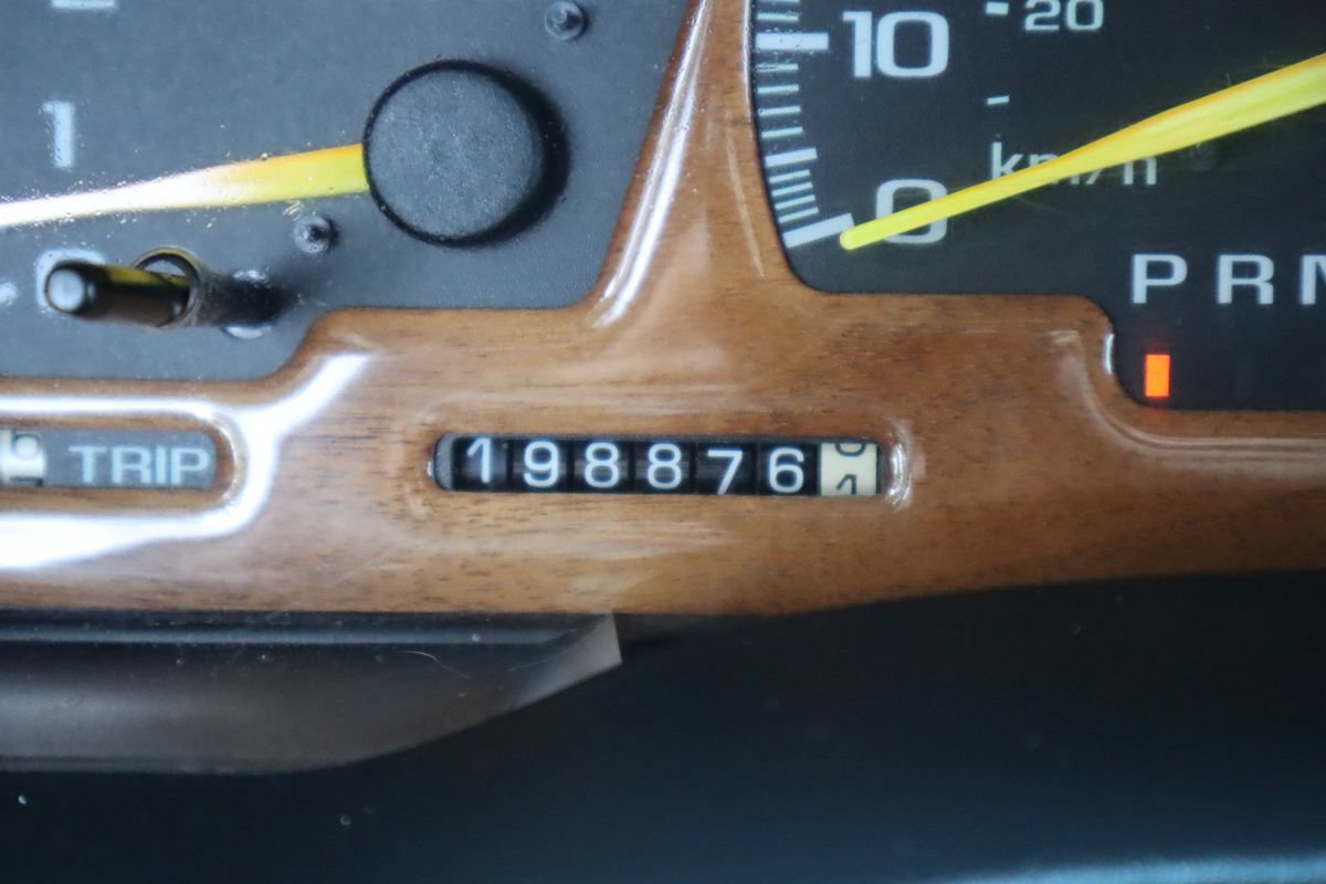Used 1999 GMC Suburban 4WD w/ Convenience Group image 45