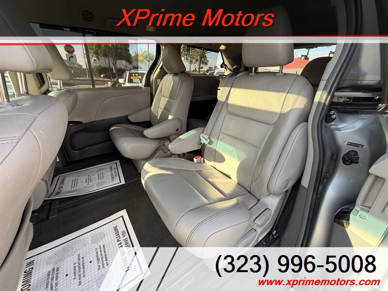 Used 2015 Toyota Sienna XLE w/ XLE Navigation Package FWD image 29