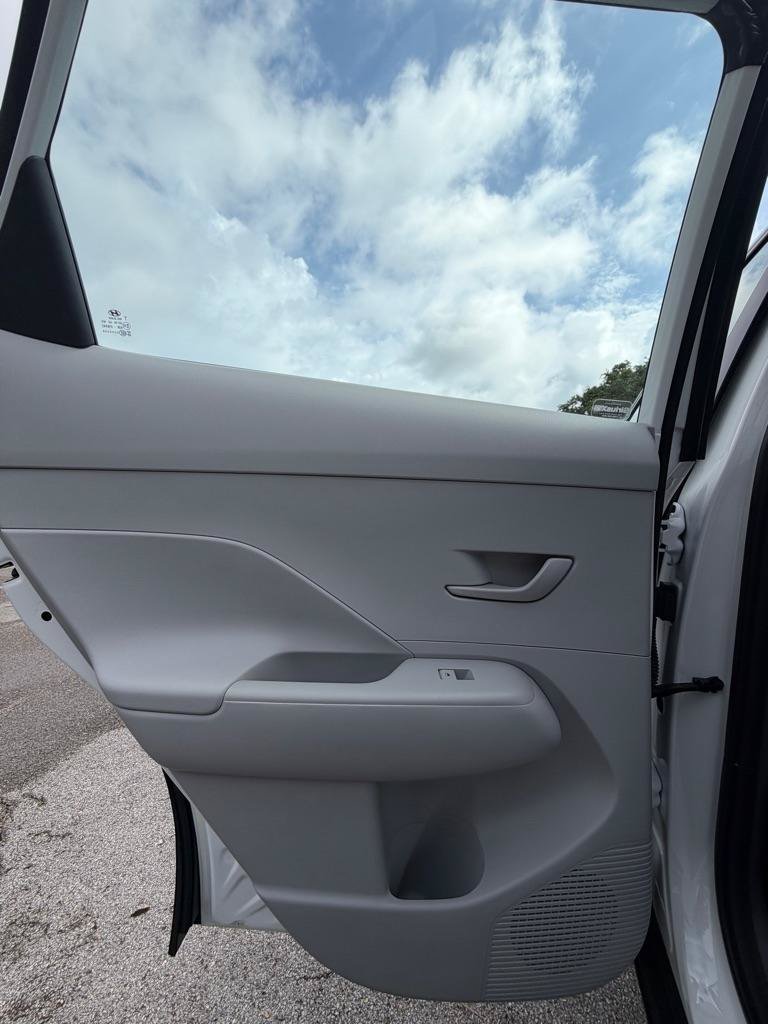 Used 2026 Hyundai Kona SE FWD image 11