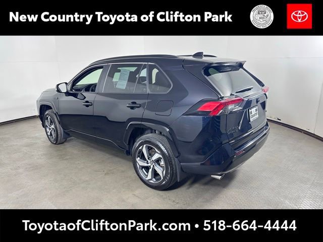 Used 2024 Toyota RAV4 SE w/ Weather & Moonroof Package AWD/4WD image 5