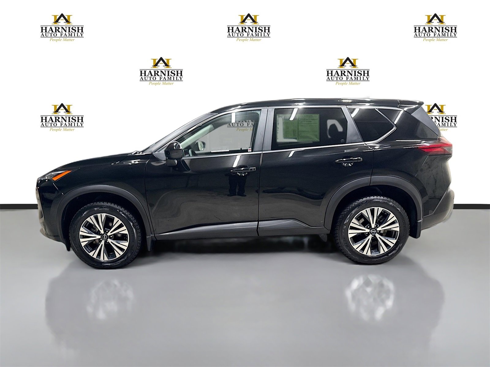 Used 2023 Nissan Rogue SV image 8