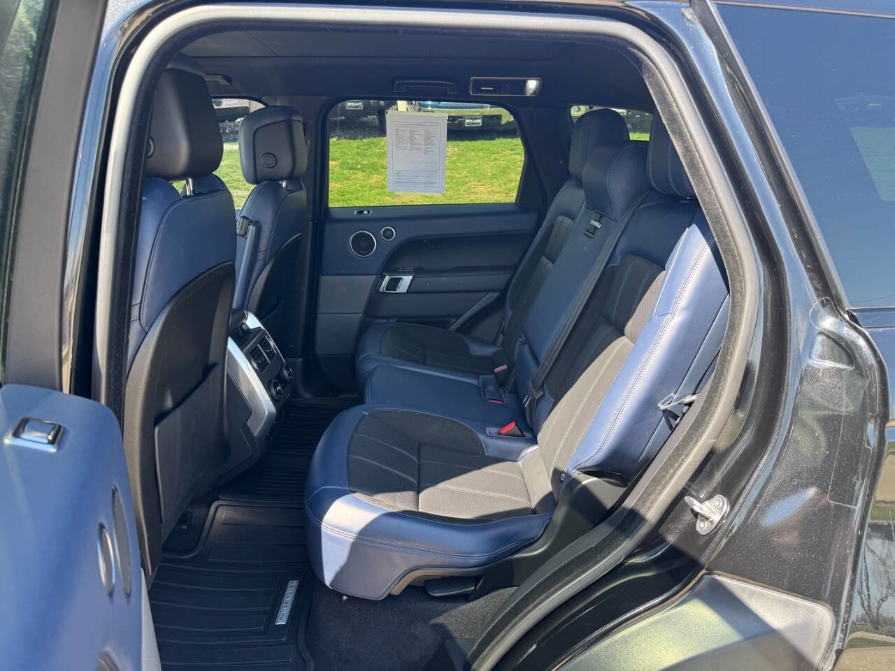 Used 2020 Land Rover Range Rover Sport HST image 12