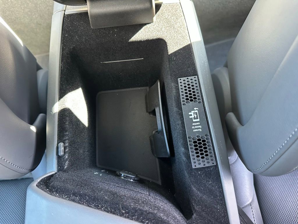 Used 2024 Porsche Taycan 4S image 25