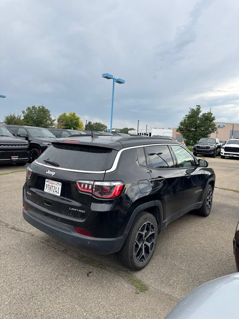 Used 2025 Jeep Compass Limited AWD/4WD image 3
