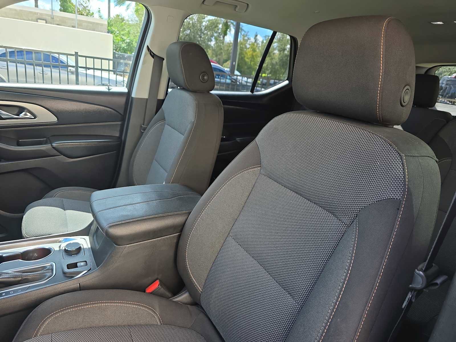 Used 2018 Chevrolet Traverse LT image 18