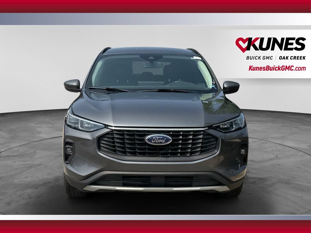 Used 2025 Ford Escape Platinum AWD/4WD image 3