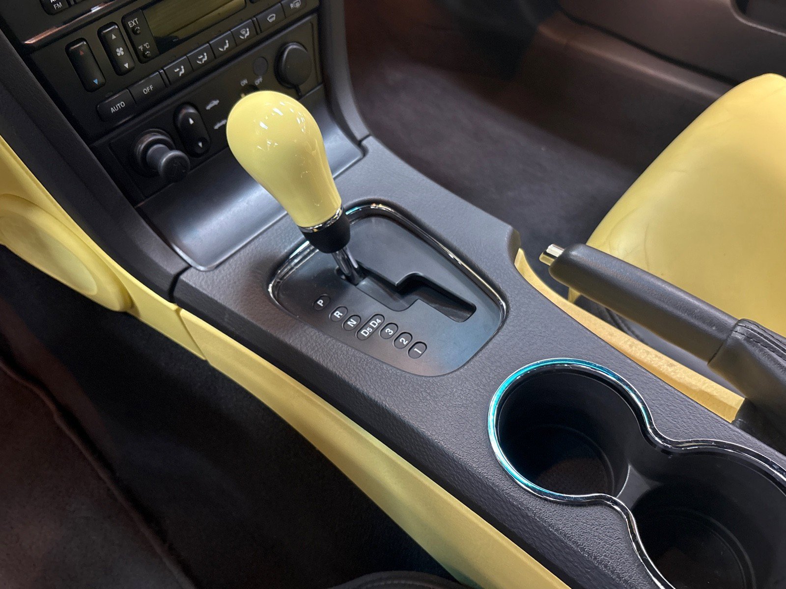 Used 2002 Ford Thunderbird image 14