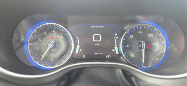 Used 2023 Chrysler Pacifica Touring-L FWD image 23