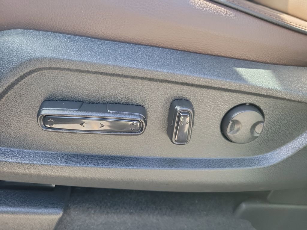 Used 2023 Honda Pilot Elite image 23