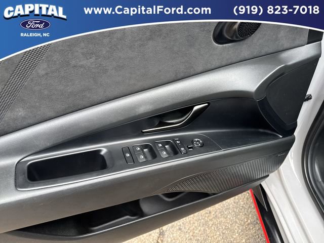 Used 2025 Hyundai Elantra N Base image 20