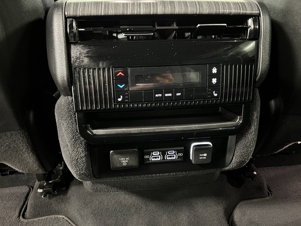 Used 2023 Jeep Wagoneer L Series III w/ Premium Group I image 59