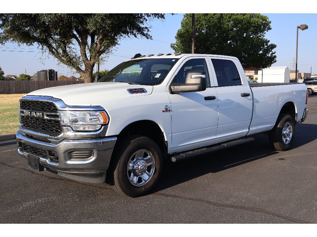 Used 2024 RAM 2500 Tradesman w/ Chrome Appearance Group AWD/4WD image 8