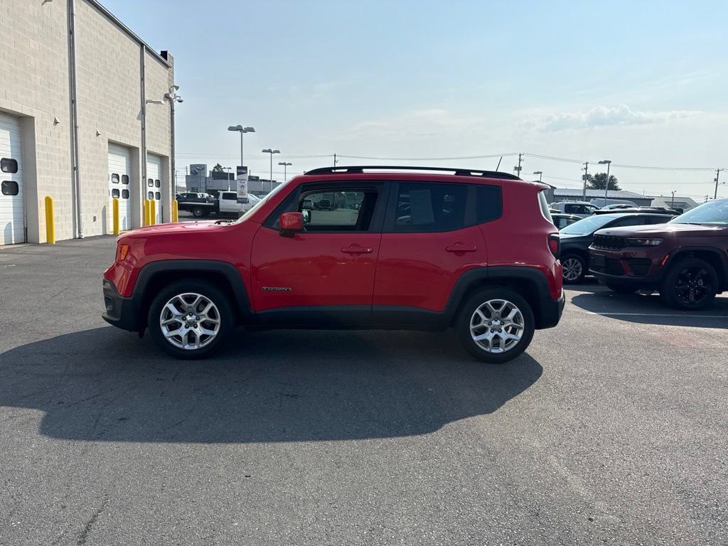 Used 2018 Jeep Renegade Latitude FWD video 2