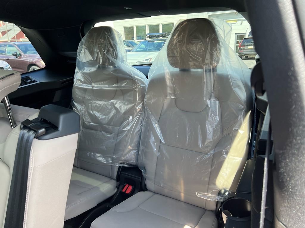 New 2026 Volvo XC90 B6 Plus w/ Protection Package Premier AWD/4WD image 23
