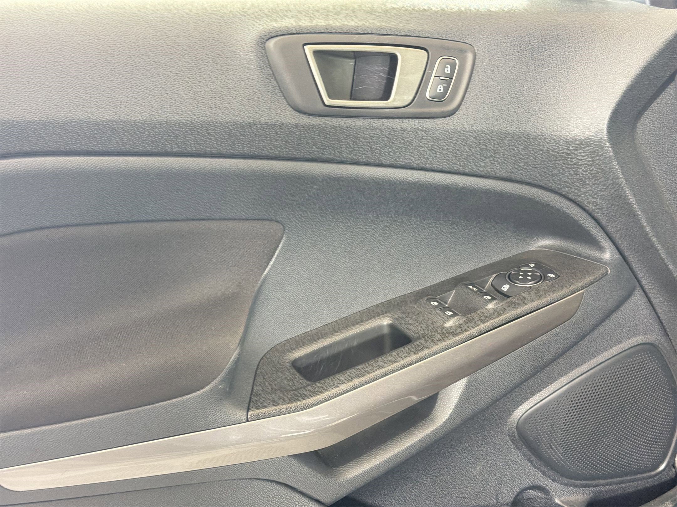 Used 2021 Ford EcoSport SE w/ SE Convenience Package FWD image 14