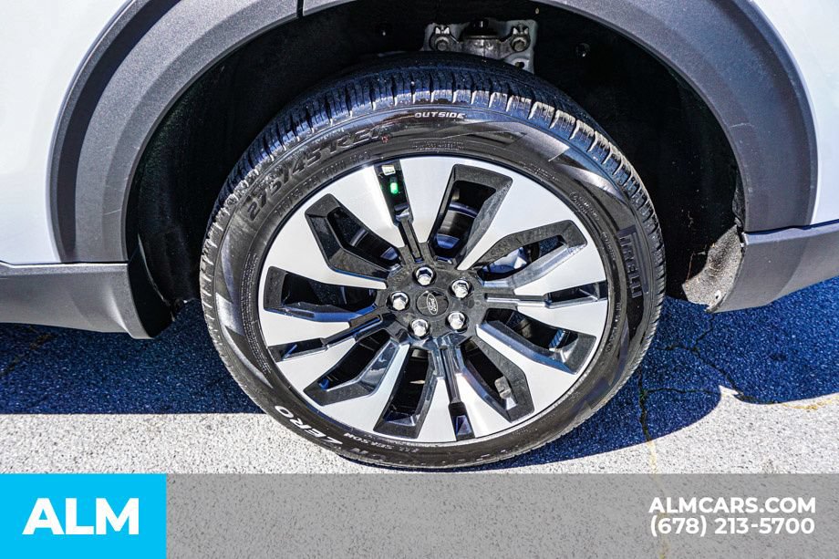 Used 2025 Ford Explorer Platinum w/ LUX Leather Package AWD/4WD image 16
