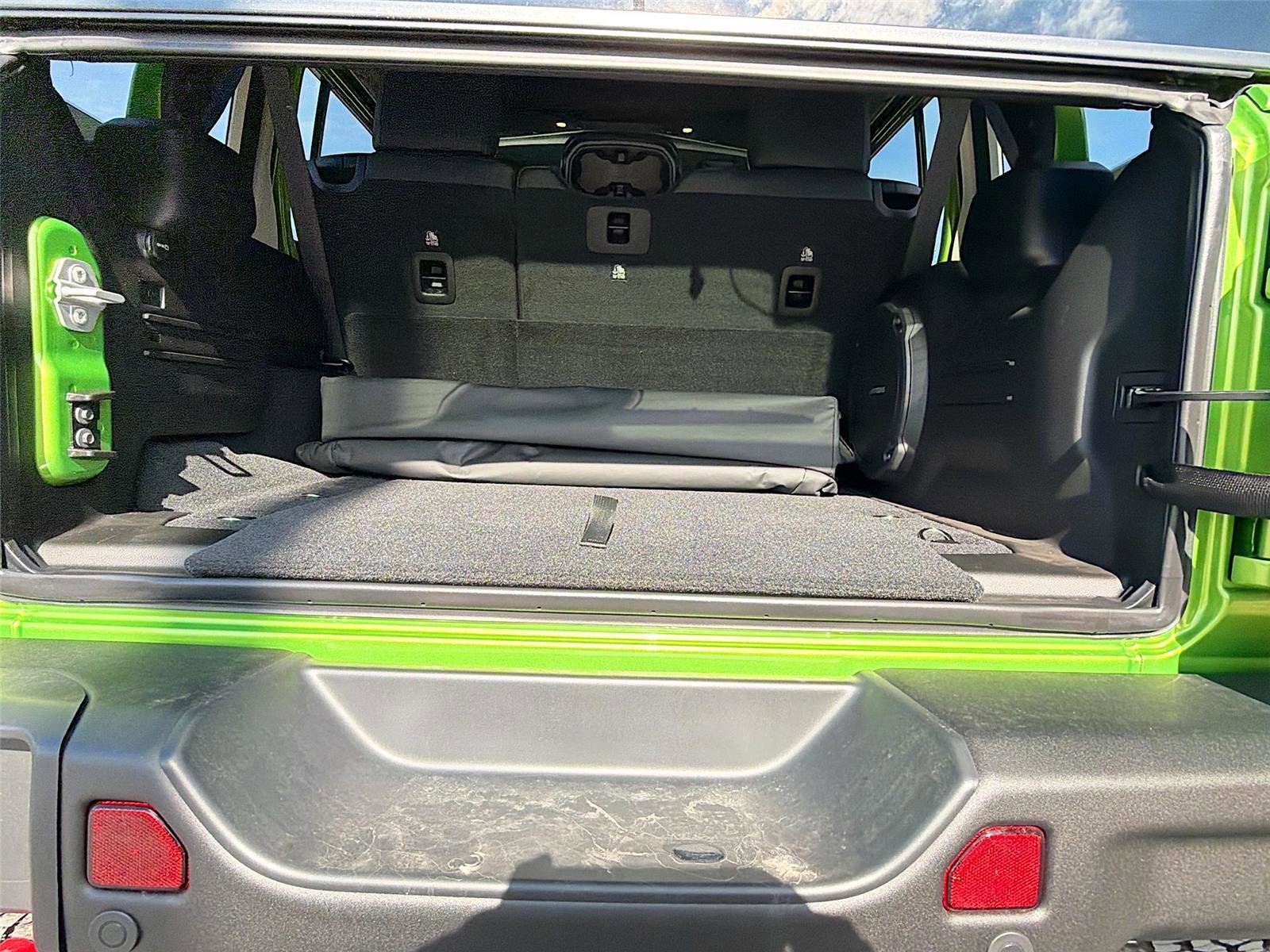 New 2026 Jeep Wrangler Unlimited Rubicon image 24