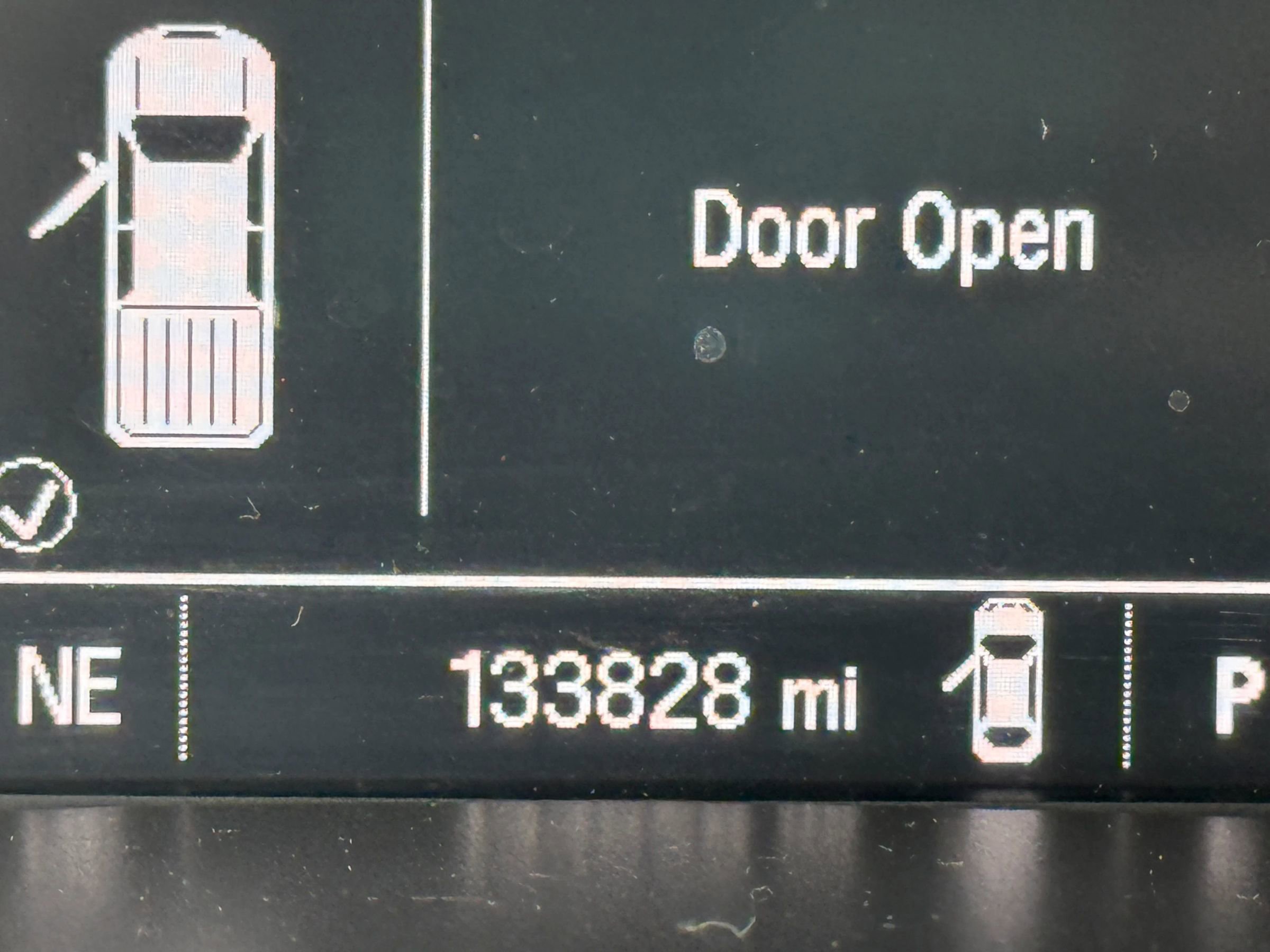 Used 2017 Cadillac Escalade Premium Luxury image 32