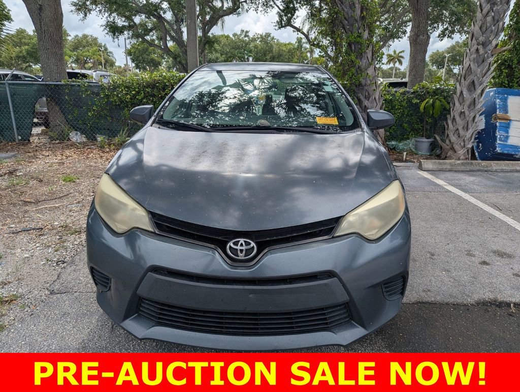 Used 2014 Toyota Corolla LE FWD image 2