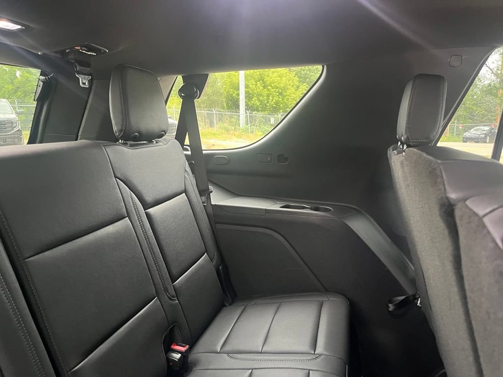 Used 2025 Chevrolet Tahoe LT AWD/4WD image 33