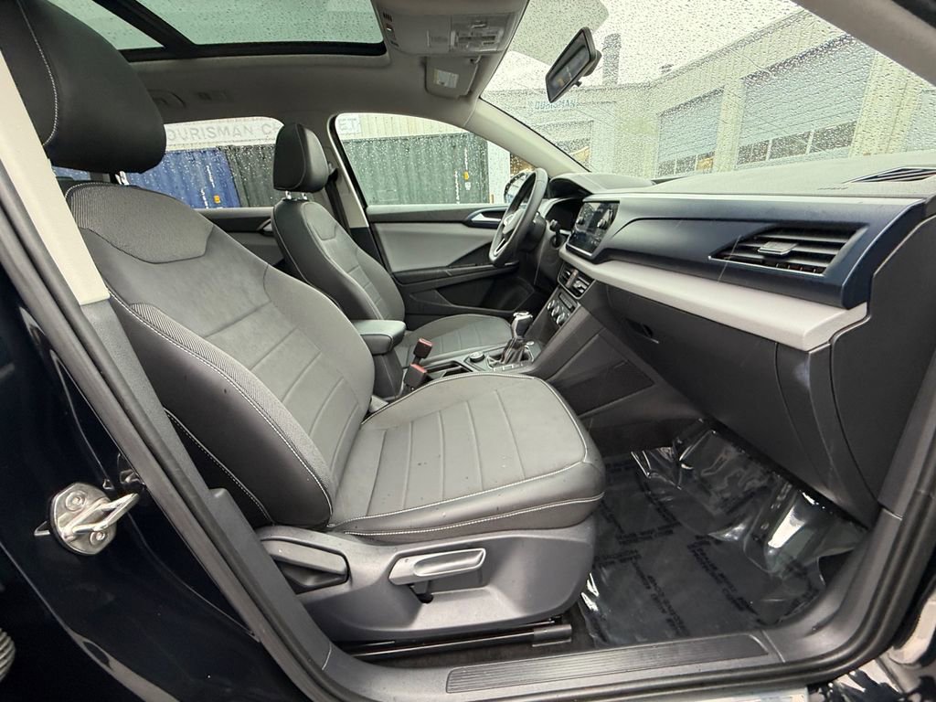 Used 2022 Volkswagen Taos SE image 26