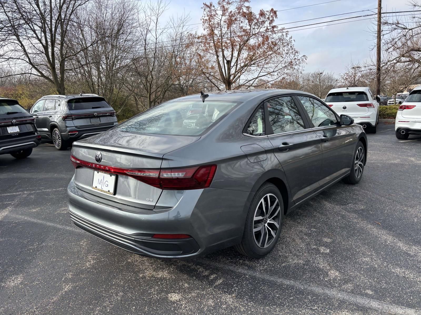 New 2026 Volkswagen Jetta SE FWD image 7