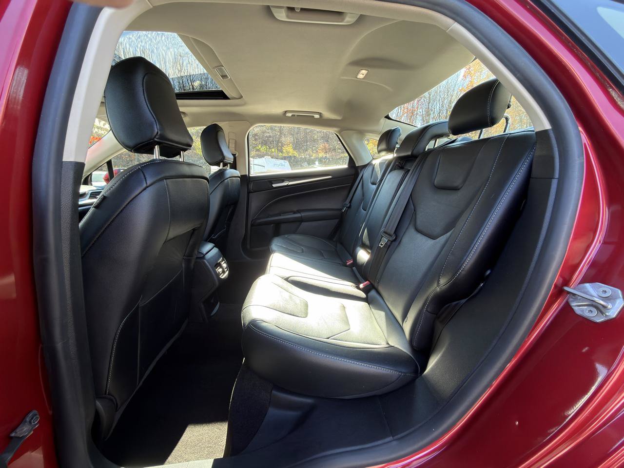 Used 2020 Ford Fusion Titanium AWD/4WD image 22