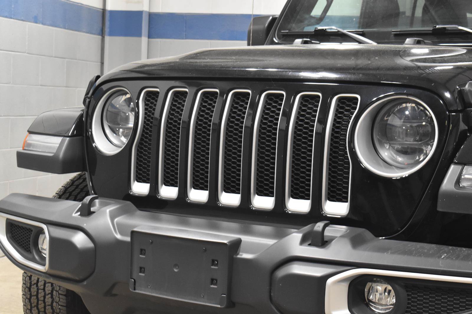 Used 2023 Jeep Wrangler Unlimited Sahara w/ LED Lighting Group AWD/4WD image 29