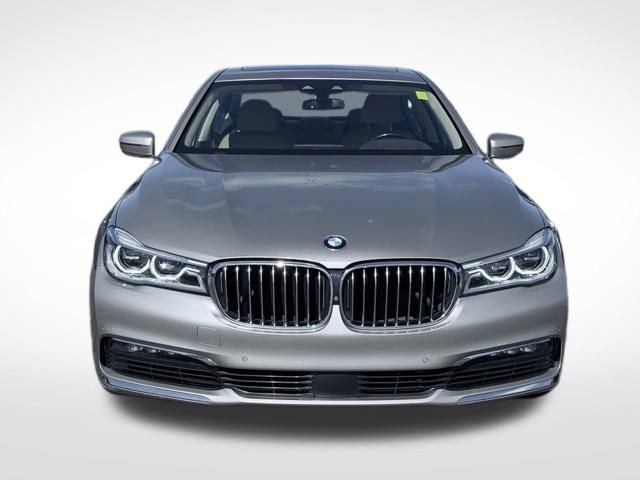 Used 2018 BMW 750i RWD image 2