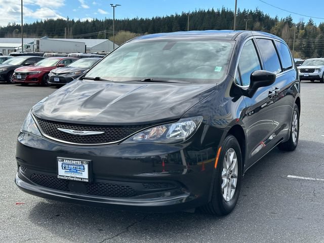 Used 2022 Chrysler Voyager LX FWD image 6