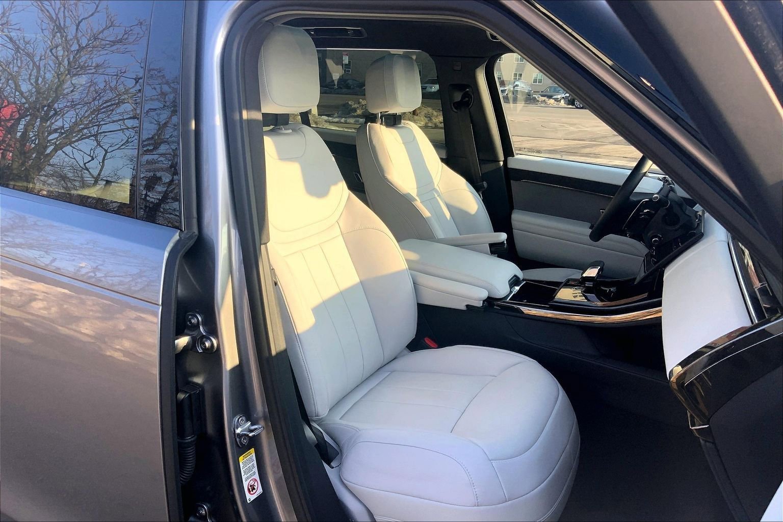 Used 2025 Land Rover Range Rover Sport S image 8