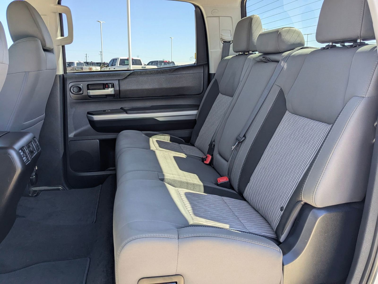 Used 2015 Toyota Tundra SR5 w/ SR5 Upgrade Package image 19