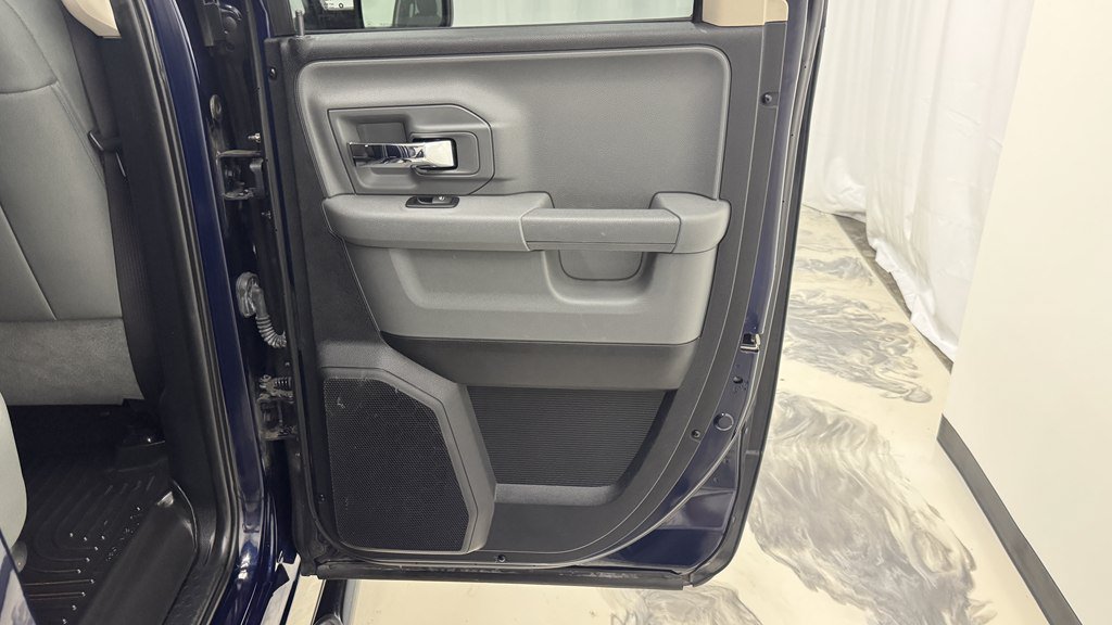 Used 2014 RAM 1500 Classic SLT AWD/4WD image 21