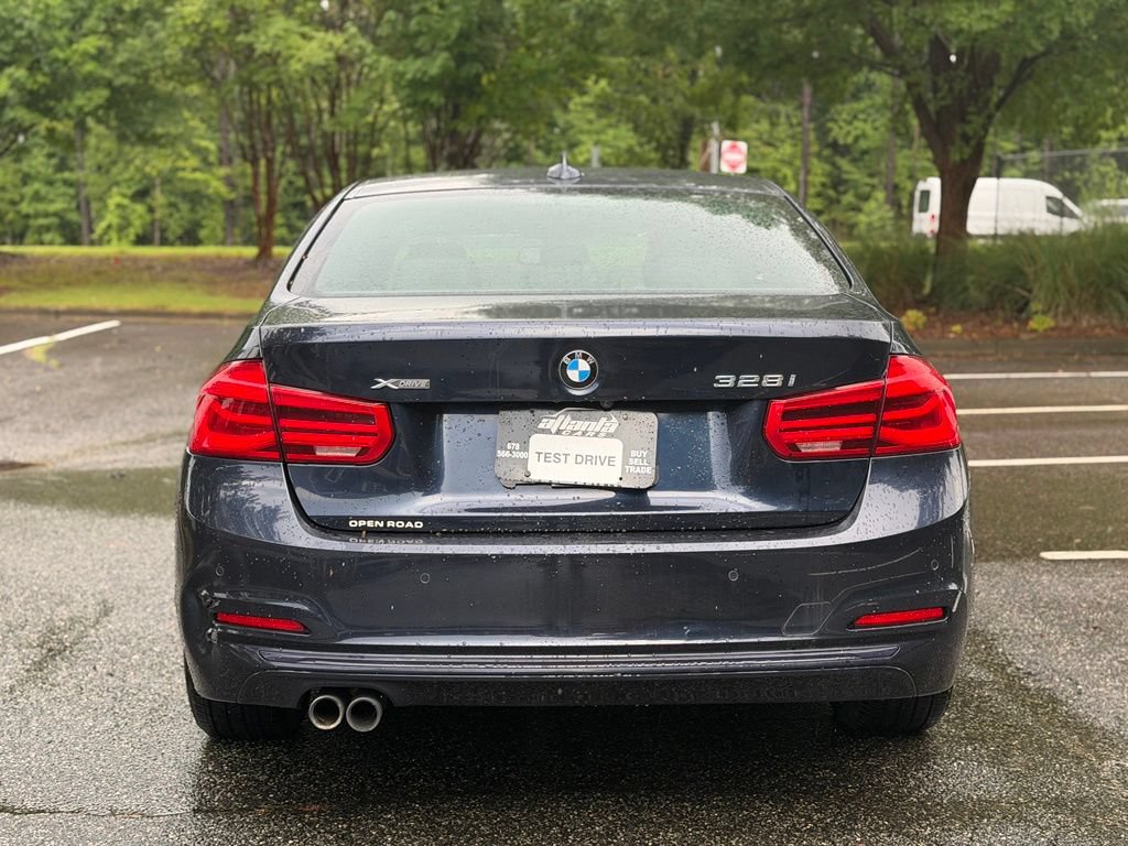 Used 2016 BMW 328i xDrive Sedan AWD/4WD image 4