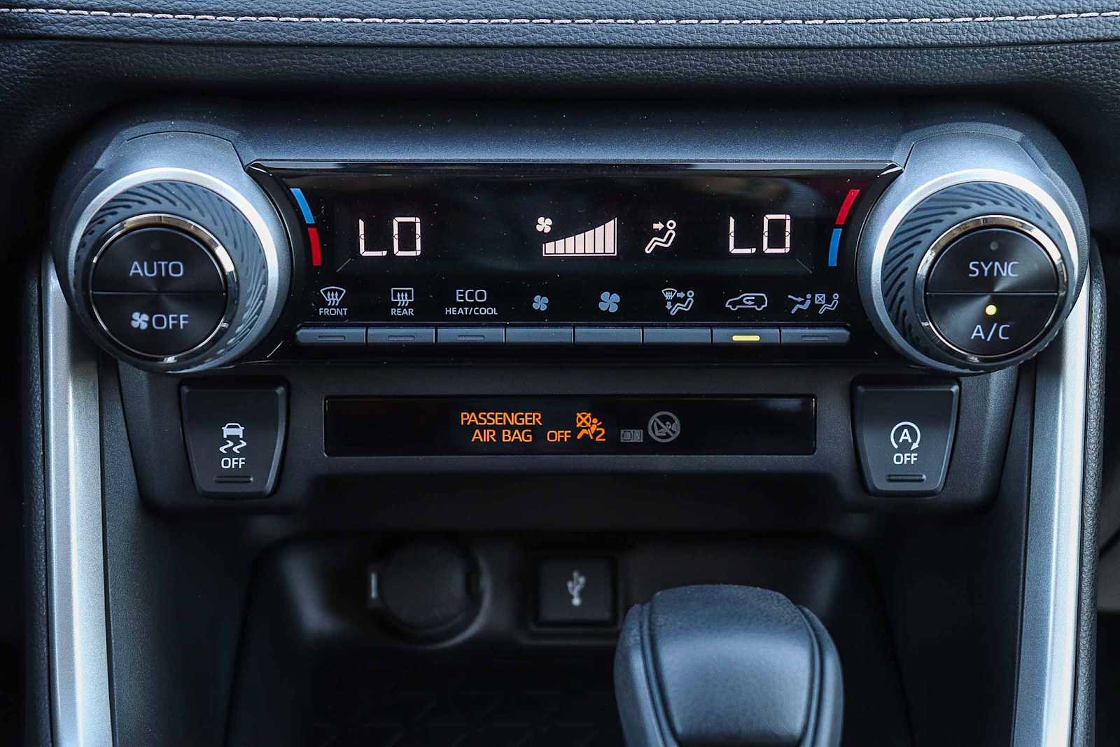 Used 2022 Toyota RAV4 XLE image 18