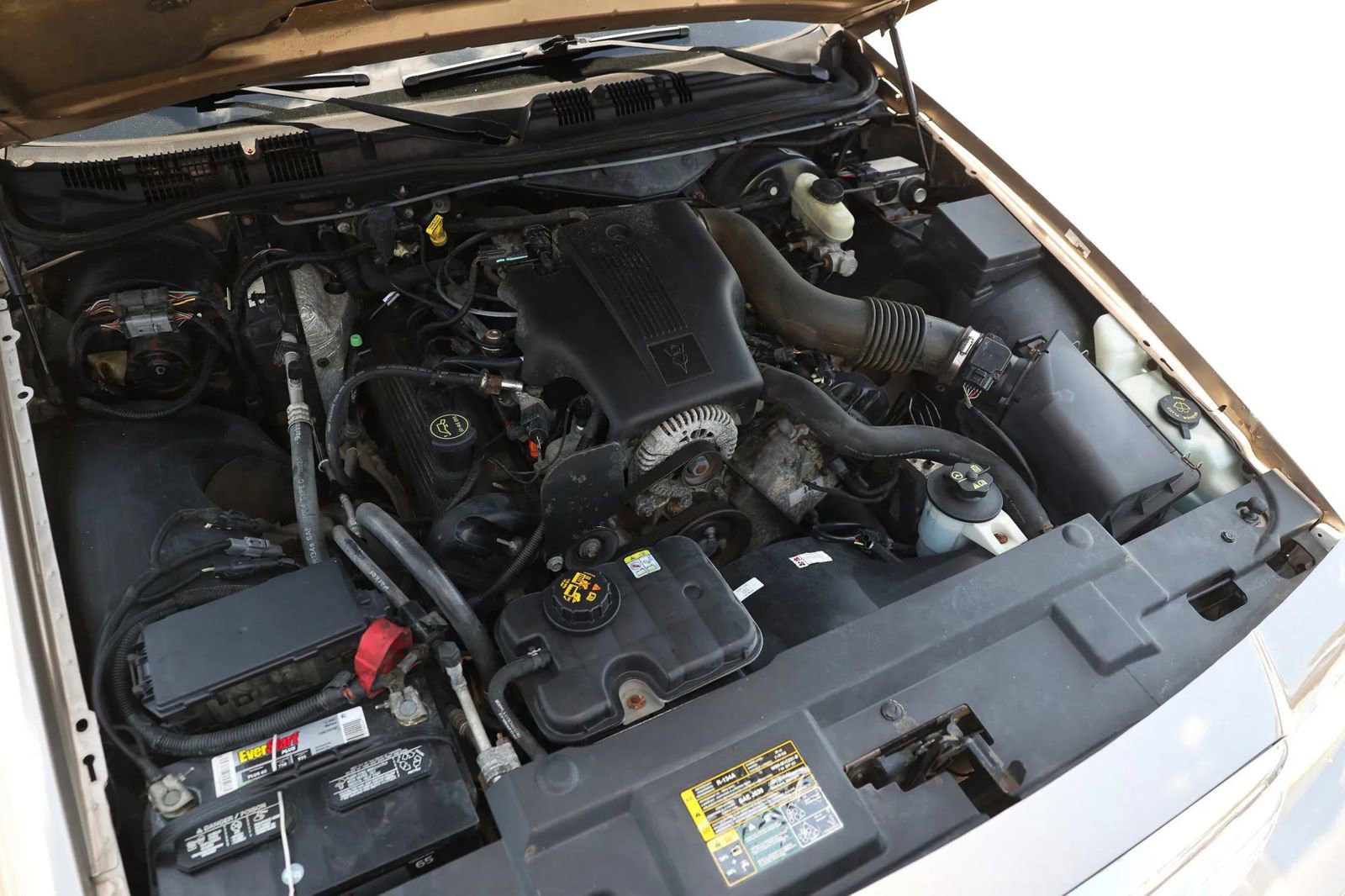 Used 2004 Ford Crown Victoria LX RWD image 36