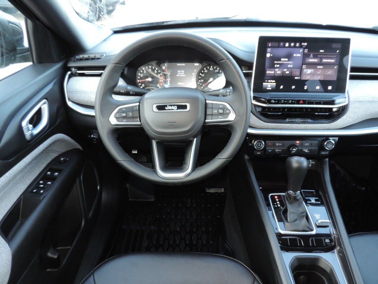 Used 2024 Jeep Compass Latitude AWD/4WD image 22