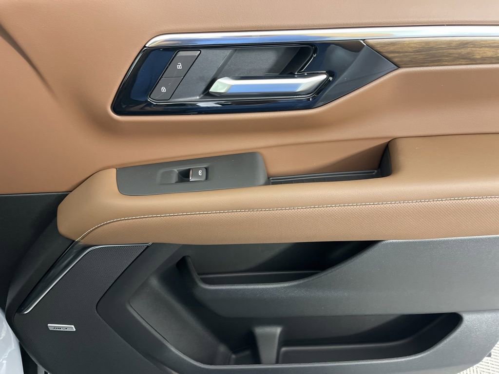 New 2026 Chevrolet Suburban High Country image 12