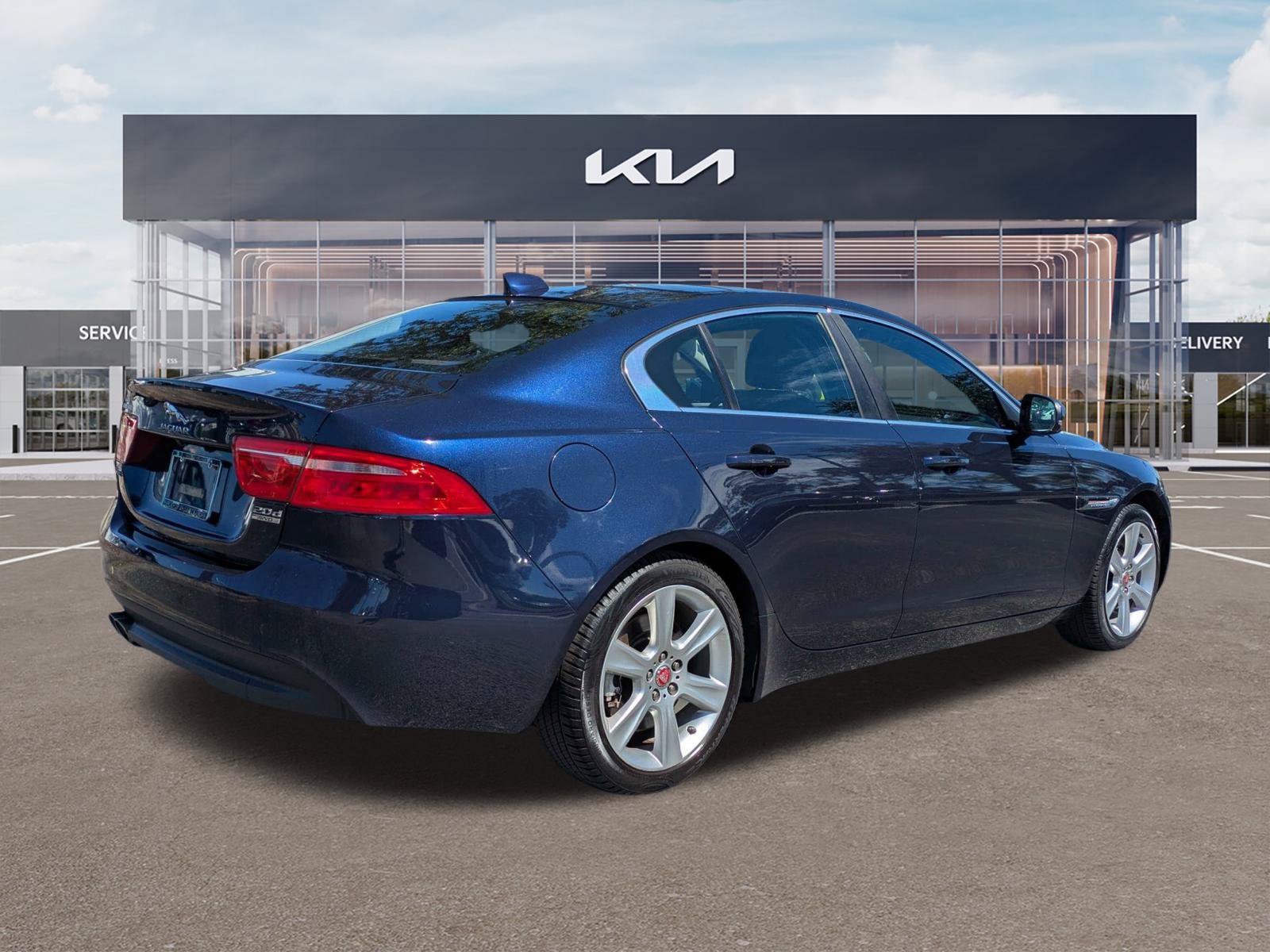 Used 2017 Jaguar XE Prestige AWD/4WD image 4