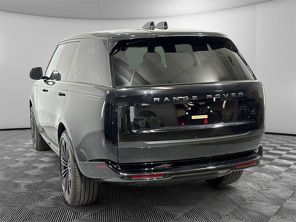 New 2025 Land Rover Range Rover SE
