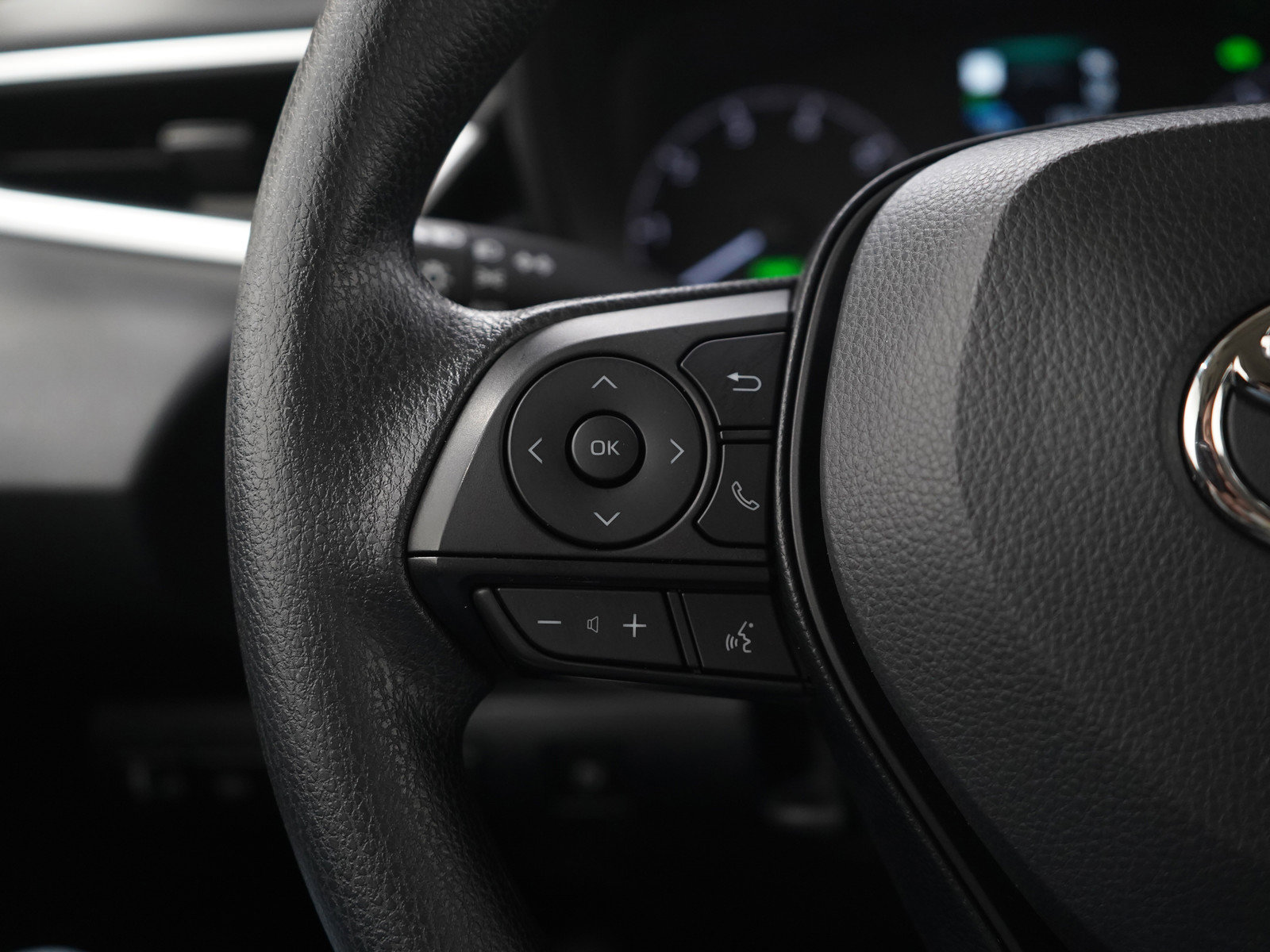 Used 2025 Toyota Corolla LE image 24