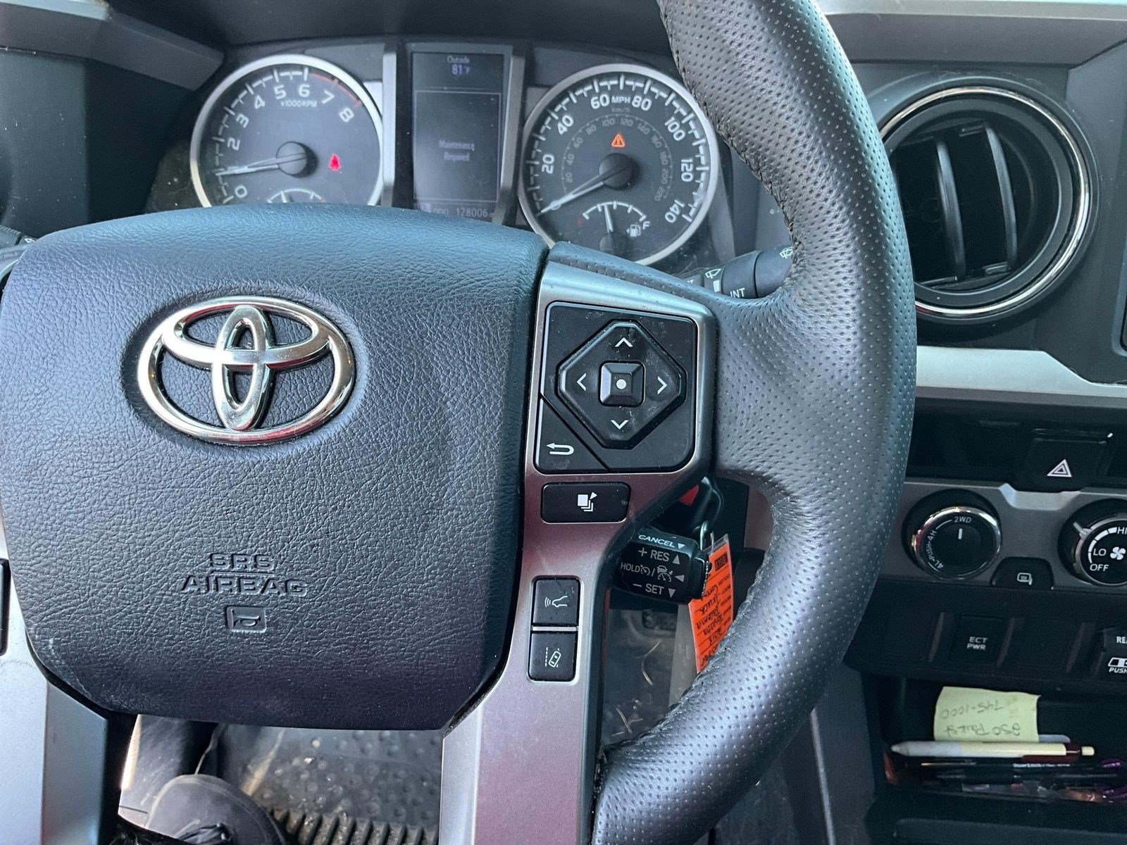 Used 2018 Toyota Tacoma SR5 AWD/4WD image 11