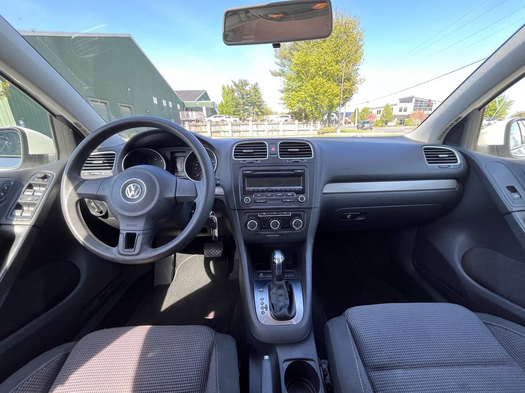 Used 2012 Volkswagen Golf 4-Door FWD image 15