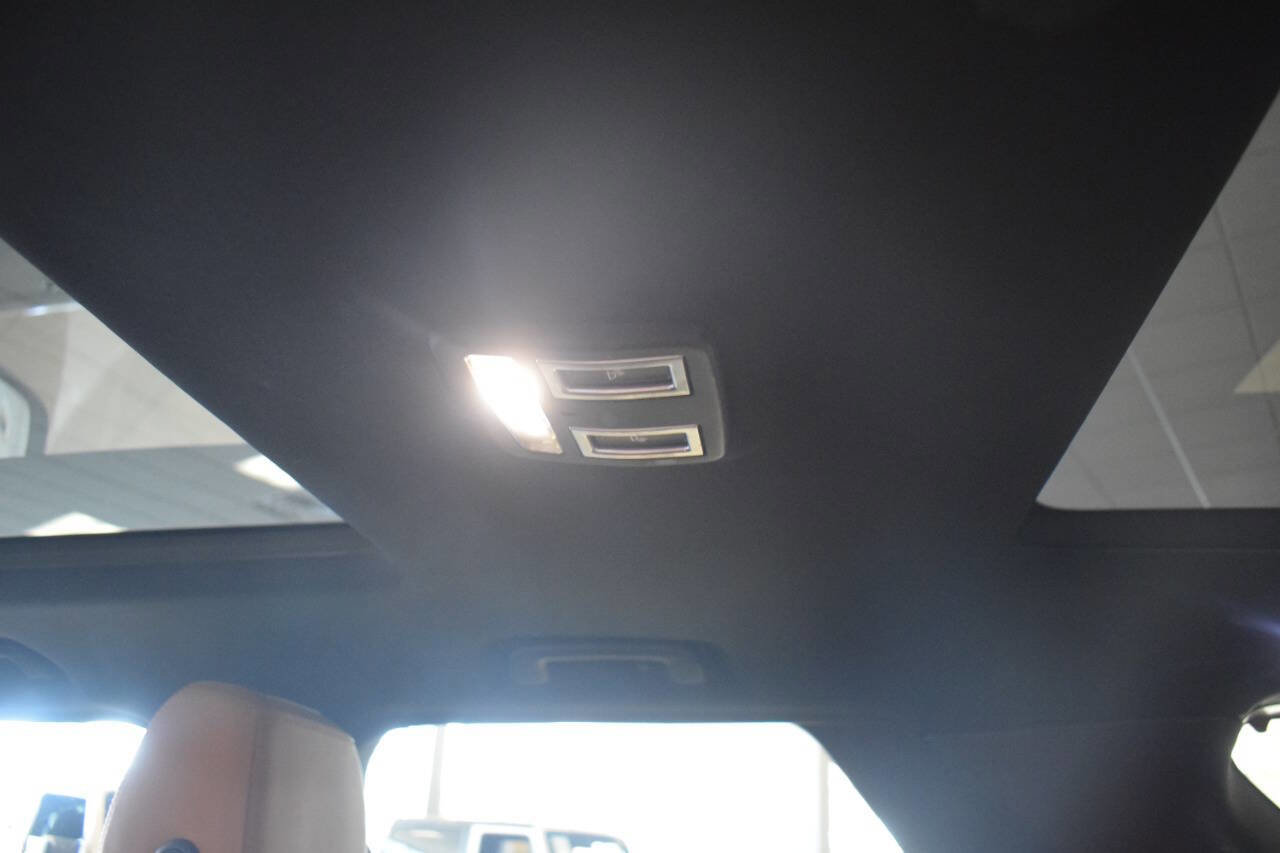 Used 2017 Land Rover Discovery HSE AWD/4WD image 62
